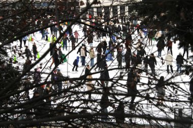 Central Park 'ta kar yağışıyla birlikte kışın ilk günü. 21 Aralık 2024, New York, ABD: New York şehri kışın ilk günü Central Park 'ta kar taneleriyle kaplandı. (niyi fote / the new ws2)