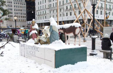 Central Park 'ta kar yağışıyla birlikte kışın ilk günü. 21 Aralık 2024, New York, ABD: New York şehri kışın ilk günü Central Park 'ta kar taneleriyle kaplandı. (niyi fote / the new ws2)