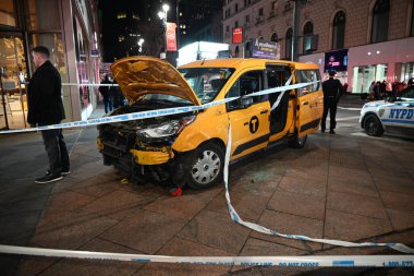 Wednesday, december 25, 2024, herald square, manhattan, new york, usa: multiple pedestrians struck by a new york city taxi at west 34th street and sixth avenue in the herald square section of manhattan, new york on christmas day (kyle mazza\thenews2) clipart