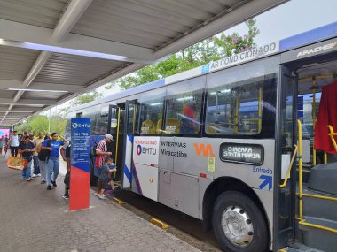 Sao Paulo (sp), 12 / 30 / 2024 - ulaşım / otobüs / fare / emtu - Pazartesi öğleden sonra Sao Paulo 'nun güney bölgesindeki emtu capao redondo terminalinde yolcu hareketi. (Leandro Chemalle / Yeniler 2) 