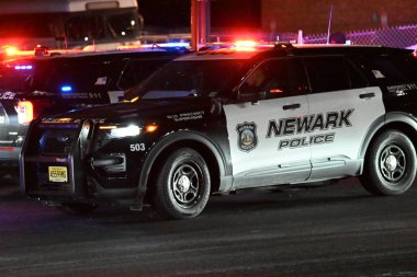Newark, New Jersey 'de Seymour Bulvarı' nda bir kişi vurularak öldürüldü. Pazartesi, 6 Ocak 2025, Newark, New Jersey, ABD: Pazartesi akşamı saat 21: 20 sıralarında, Newark polisi Seymour Bulvarı 'na (Kyle Mazza / sthenews2)