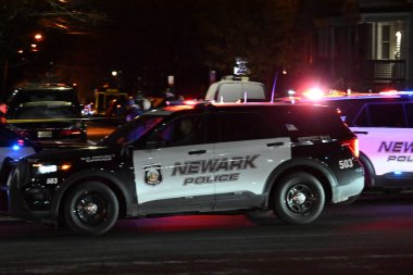 Newark, New Jersey 'de Seymour Bulvarı' nda bir kişi vurularak öldürüldü. Pazartesi, 6 Ocak 2025, Newark, New Jersey, ABD: Pazartesi akşamı saat 21: 20 sıralarında, Newark polisi Seymour Bulvarı 'na (Kyle Mazza / sthenews2)