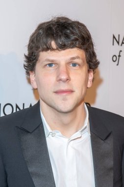 07 Ocak 2025, New York, New York, ABD: Jesse Eisenberg, New York City 'de 27 Ocak 2025 tarihinde Cipriani 42. Cadde' de düzenlenen Ulusal Değerlendirme Ödül Töreni 'ne katılıyor. (m10 'lar / yeniler 2) 