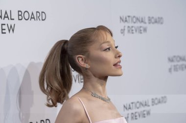 07 Ocak 2025, New York, New York, ABD: ariana grande, New York City 'de 27 Ocak 2025 tarihinde Cipriani 42. Cadde' de düzenlenen Ulusal Değerlendirme Ödül Töreni 'ne katılır. (m10 'lar / yeniler 2) 