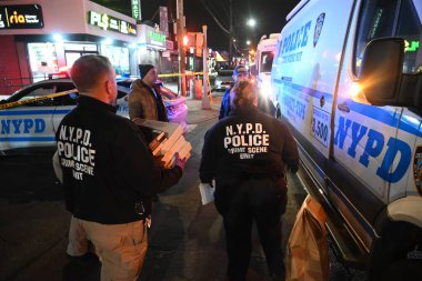 NYPD Olay Yeri İnceleme Ekibi, Soruşturma Birimi ve polis memurları, Canarsie Bölgesi 'nin doğu 80. Sokak ve düz arazilerinde polisin bir kişiyi vurduğu olay yerinde olay yerine gittiler.