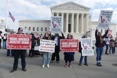 Washington DC, Maryland, ABD: 24 Ocak 2025 - Washington DC 'de beklenen 150.000 kürtaj karşıtı göstericiden önemli ölçüde daha az sayıda yıllık' yaşam yürüyüşü '. (Julia Mineeva / Newws2)