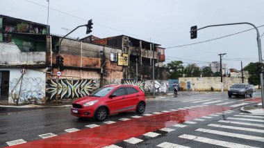 Sao Paulo (sp), 01 / 29 / 2025 - iklim / yağmur / sp - Tamanduatei nehrinin seviyesi bu çarşamba öğleden sonra, 29 Ocak 2025 'te, şiddetli yağmurlar nedeniyle yükselir. (Fotoğraf: Milene Cardoso / Thenews2 / Depozito Fotoğrafları) 