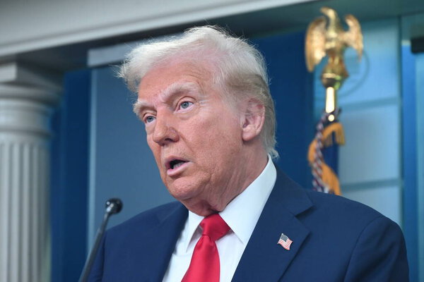 Washington, DC, USA: January 30, 2025 - President of USA Donald Trump speaks at presidential news conference on mid-air collision between u.s. Army helicopter and american airlines regional jet that left no survivors in james s.(Kyle Mazza/Thenews2) 