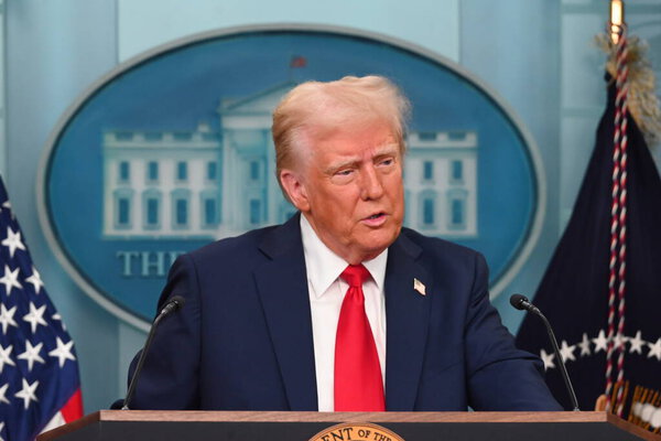 Washington, DC, USA: January 30, 2025 - President of USA Donald Trump speaks at presidential news conference on mid-air collision between u.s. Army helicopter and american airlines regional jet that left no survivors in james s.(Kyle Mazza/Thenews2) 