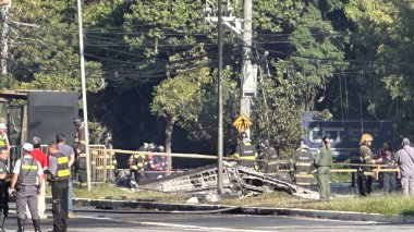 Sao Paulo (sp), Brezilya 02 / 07 / 2025 - Barra funda 'da küçük kral uçak kazaları, Sao Paulo' nun batı bölgesi; en az 2 ölü ve 2 yaralı var.