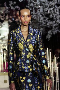 (Nardolar 2025 sonbahar koleksiyonu. 10 Şubat 2025, New York, ABD: New York, New York 'ta Plaza Hotel' de Nardos 2025 koleksiyonunun sunumu. 