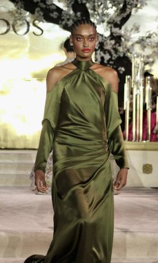 (Nardolar 2025 sonbahar koleksiyonu. 10 Şubat 2025, New York, ABD: New York, New York 'ta Plaza Hotel' de Nardos 2025 koleksiyonunun sunumu. 