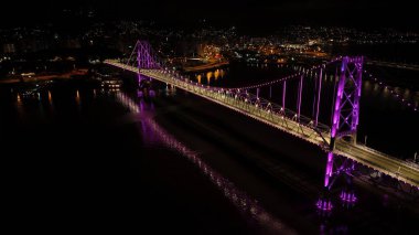 Florianopolis (sc), 03 / 27 / 2025 - hercilio luz bridge / florianopolis hava görüntüleri, bu Perşembe günü erken saatlerde, 27 Mart 2025. (leco viana\ yeni2))        
