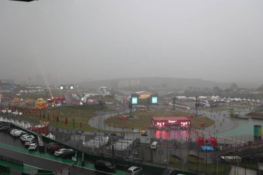 Sao Paulo (sp), Brezilya 03 / 28 / 2025 şiddetli yağış, 28 Mart 2025 tarihinde Sao Paulo 'da, Interlagos yarış pistinde, lollapalooza sao paulo festivalinde halkı rahatsız eder. (leco viana / the newws2)