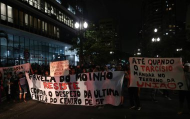 Sao Paulo (sp), Brezilya 04 / 15 / 2025 - Moinho favela sakinleri tarafından yapılan gösteri. Eylül 2024 'te yapılan duyuruda, Sao Paulo şehir meclisi önünde kenar mahallelerin Moinho parkına yol açması bekleniyor.