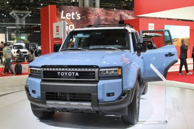 16 Nisan 2025, New York, ABD: 2025 Uluslararası New York Otomobil Fuarı, 18-27 Nisan 2025 tarihleri arasında Manhattan 'daki Javits Kongre Merkezi' nde gerçekleşmektedir (niyi fote / thews2)