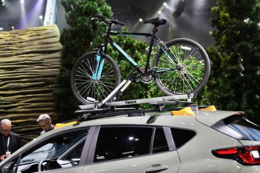 Subaru basın toplantısı 2025 New York Uluslararası Otomobil Fuarı 125 yıl. 16 Nisan 2025, New York, ABD: Subaru şirketinin başkanı ve CEO 'su, atsushi osaki ve jeff walters, Başkan & coo, Amerika' nın subarusu (niyi fote / thews2)