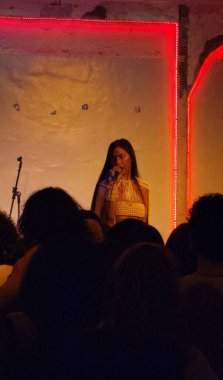 Sao Paulo (SP), 04 / 19 / 2025 - Şarkıcı Kae Guajajara, Sao Paulo, Bela Vista, Sao Paulo 'daki Vila Itororo' da Yerliler Günü sırasında.