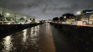 Sao Paulo, Brezilya 04 / 19 / 2025 - yağmurlar nedeniyle, tamanduatei nehrinin seviyesi bu cumartesi gecesi, 19 Nisan 2025 'te, vila prrudente' de önemli bir artış gösterdi. (Milene Cardoso / Newws2)