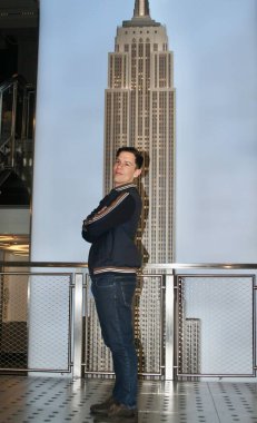 Guaynaa üçüncü solo albümü cumbia y amor 'u kutlamak için Empire State Binası' nı ziyaret ediyor. 22 Nisan, New York, ABD: Porto Rikolu şarkıcı, guaynaa üçüncü solo albümü Cumbia y amor 'u (niyi fote / thews2)