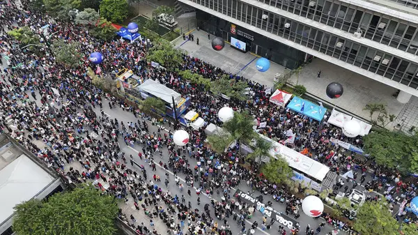 Sao Paulo (SP), Brezilya 04 / 29 / 2025 Sao Paulo belediye çalışanlarının bu sabah Bela Vista 'daki Sao Paulo İl Meclisi önünde bir gösteri düzenleyen belediye çalışanlarının hava görüntüsü 
