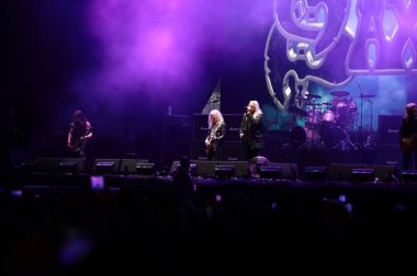 Sao Paulo (sp), Brezilya 03 / 05 / 2025 - bu cumartesi, Sao Paulo şehrinde düzenlenen Latin Amerika Anıtı 'nda, çeteciler açık havada Saxon grubunun performansı. (Fabricio Bomjardim / The Newws2) 