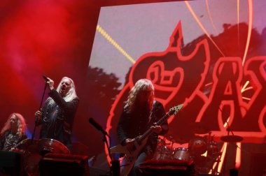 Sao Paulo (sp), Brezilya 03 / 05 / 2025 - bu cumartesi, Sao Paulo şehrinde düzenlenen Latin Amerika Anıtı 'nda, çeteciler açık havada Saxon grubunun performansı. (Fabricio Bomjardim / The Newws2) 