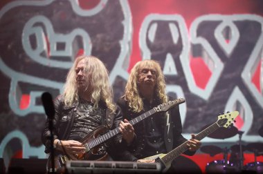 Sao Paulo (sp), Brezilya 03 / 05 / 2025 - bu cumartesi, Sao Paulo şehrinde düzenlenen Latin Amerika Anıtı 'nda, çeteciler açık havada Saxon grubunun performansı. (Fabricio Bomjardim / The Newws2) 