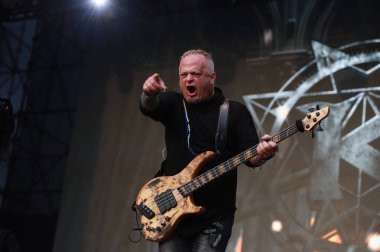 Sao Paulo (sp), Brezilya 03 / 05 / 2025 - Bu cumartesi, Latin Amerika 'nın Sao Paulo şehrinde düzenlenen anma töreninde, grup kamelot' nun açık havada performansı. (Fabricio Bomjardim / The Newws2) 