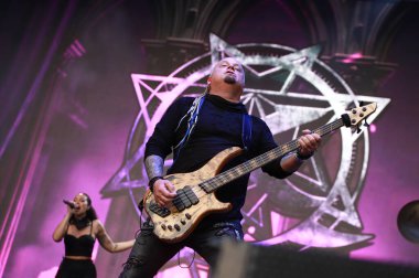 Sao Paulo (sp), Brezilya 03 / 05 / 2025 - Bu cumartesi, Latin Amerika 'nın Sao Paulo şehrinde düzenlenen anma töreninde, grup kamelot' nun açık havada performansı. (Fabricio Bomjardim / The Newws2) 