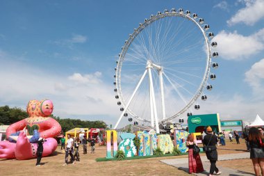 Sao Paulo (sp), Brezilya 03 / 05 / 2025 - dj luisa viscardi bu cumartesi öğleden sonra Sao Paulo 'daki villa lobos Park' ta düzenlenen nomade festivalinin açılışını gerçekleştirdi..