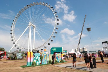 Sao Paulo (sp), Brezilya 03 / 05 / 2025 - dj luisa viscardi bu cumartesi öğleden sonra Sao Paulo 'daki villa lobos Park' ta düzenlenen nomade festivalinin açılışını gerçekleştirdi..