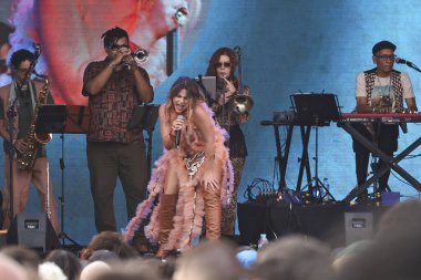 Sao Paulo (sp), Brezilya 03 / 05 / 2025 - şarkıcı Helena Serena, Alto de Pinheiros 'taki villa Lobos Park' ta düzenlenen nomade festivalinde sahne aldı.