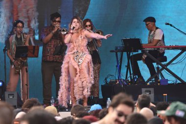 Sao Paulo (sp), Brezilya 03 / 05 / 2025 - şarkıcı Helena Serena, Alto de Pinheiros 'taki villa Lobos Park' ta düzenlenen nomade festivalinde sahne aldı.