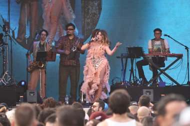 Sao Paulo (sp), Brezilya 03 / 05 / 2025 - şarkıcı Helena Serena, Alto de Pinheiros 'taki villa Lobos Park' ta düzenlenen nomade festivalinde sahne aldı.