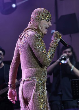 Sao Paulo (sp), Brezilya 03 / 05 / 2025 - şarkıcı ney matogrosso, Sao Paulo 'nun başkenti Alto de Pinheiros' ta yer alan nomade festivalinde sahne aldı.