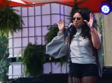 Sao Paulo (sp), 04 / 05 / 2025 - şarkıcı Flor 'ın babası, şarkıcı seu jorge' un katılımıyla, nomade festivalinde sahne alan kızı prestijli şarkıcı Lobos Park 'ta