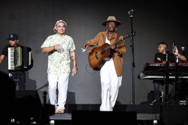 Sao Paulo (SP), Brezilya 04 / 05 / 2025 - şarkıcı Joao Gomes 'in şarkıcı Jota.pe' nin katılımıyla gerçekleştirilen gösteri, Alto de Pinheiros 'taki Villa Lobos Park' ta düzenlenen Nomade Festivali sırasında sahneleniyor. 