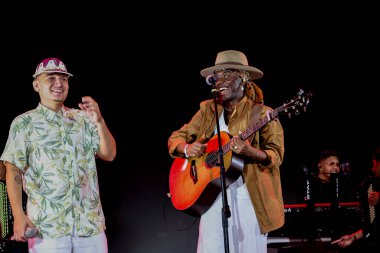 Sao Paulo (SP), Brezilya 04 / 05 / 2025 - şarkıcı Joao Gomes 'in şarkıcı Jota.pe' nin katılımıyla gerçekleştirilen gösteri, Alto de Pinheiros 'taki Villa Lobos Park' ta düzenlenen Nomade Festivali sırasında sahneleniyor. 