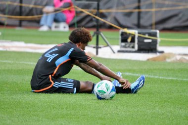 NICFC FC Cincinnati 'ye karşı. 4 Mayıs 2025, New York, ABD: nycfc ve fc Cincinnati arasındaki futbol maçı sırasında Mls için geçerli olan Niyi Fote / Thenews2) 