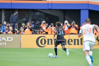 NICFC FC Cincinnati 'ye karşı. 4 Mayıs 2025, New York, ABD: nycfc ve fc Cincinnati arasındaki futbol maçı sırasında Mls için geçerli olan Niyi Fote / Thenews2) 