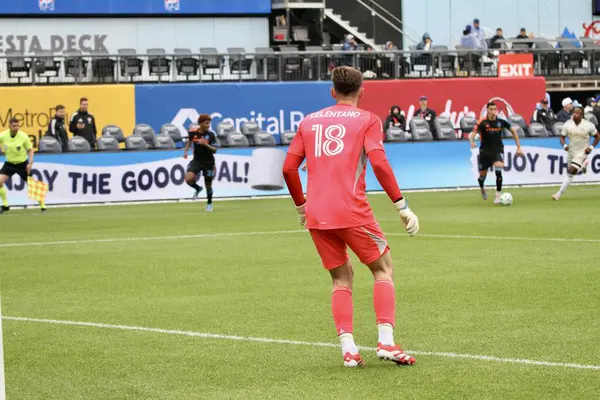 NICFC FC Cincinnati 'ye karşı. 4 Mayıs 2025, New York, ABD: Celentano, Cincinnati kalecisi futbol maçında Nickfc ve Fc Cincinnati arasında Mls için geçerli. (Niyi Fote / Thenews2) 
