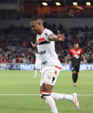 Curitiba (pr), Brazil 04 / 05 / 2025 - Atletico ve botafogo sp arasında oynanan karşılaşma sırasında oyuncu tevis Gabriel, ligga arena 'da düzenlenen 6.