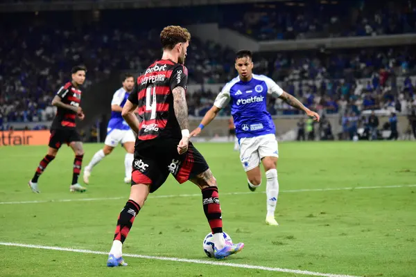 Belo horizonte (mg), 04 / 05 / 2025 - cruzeiro ve flamengo arasında oynanan karşılaşmada Flamengo oyuncusu Leo Pereira, Mineirao Stadyumu 'nda (Paulo ti / thenews2)