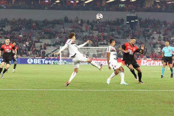 Curitiba (pr), Brazil 04 / 05 / 2025 - Atletico ve botafogo sp arasında oynanan karşılaşma sırasında oyuncu tevis Gabriel, ligga arena 'da düzenlenen 6.