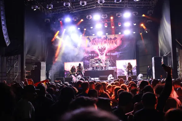 Sao Paulo (sp), Brezilya 04 / 05 / 2025 - Latin Amerika 'nın anısına düzenlenen ve Brezilya' nın en büyük metal festivali olan, çete üyelerinin güneş sahnesindeki çekimlerini kapatan grubun performansı (04)