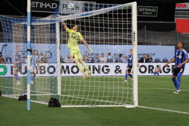 10 Mayıs 2025, New York, ABD: Jonathan Sirois, New York 'taki Yankee Stadyumu' nda oynanan futbol maçı sırasında FC Montreal 'in kalecisi. (Niyi Fote / Thenews2)