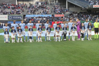10 Mayıs 2025, New York, ABD: Nickfc ve Cf Montreal arasındaki futbol maçı New York Yankee Stadyumu 'ndaki Mls için geçerlidir (Niyi Fote / Thenews2)