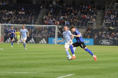 10 Mayıs 2025, New York, ABD: New York 'taki Yankee Stadyumu' nda futbol maçında Nickfc ve Cf Montreal arasında çıkan bir maçın oyuncuları. (Niyi Fote / Thenews2)
