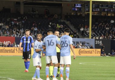 10 Mayıs 2025, New York, ABD: New York, New York 'taki Yankee Stadyumu' ndaki Mls maçında NYFC ve CF Montreal arasında oynanan futbol maçında ahlak dersi. (Niyi Fote / Thenews2)